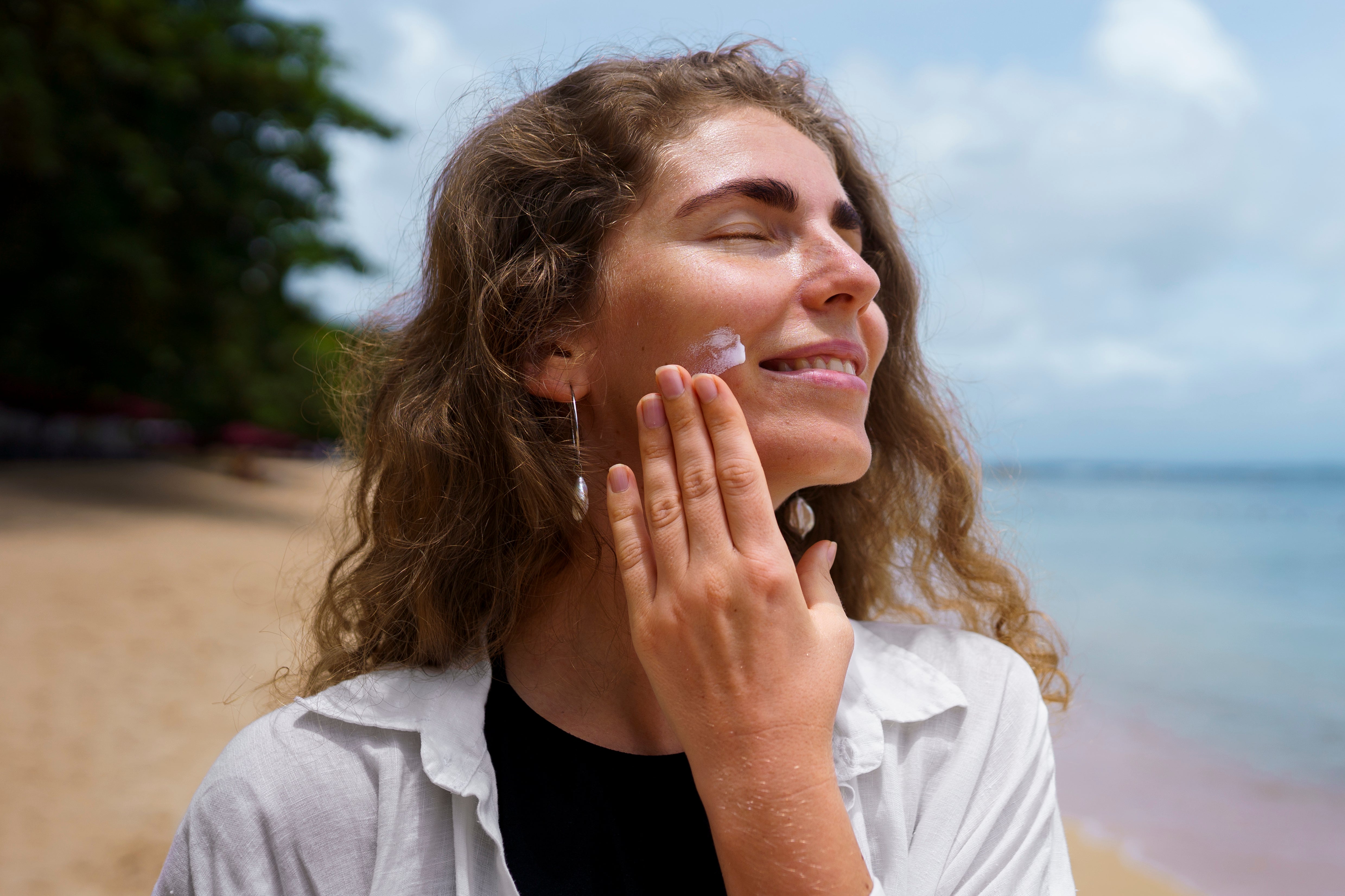 Sunscreen Moisturizer for Oily Skin: Your SPF 50, Non-Greasy Shield