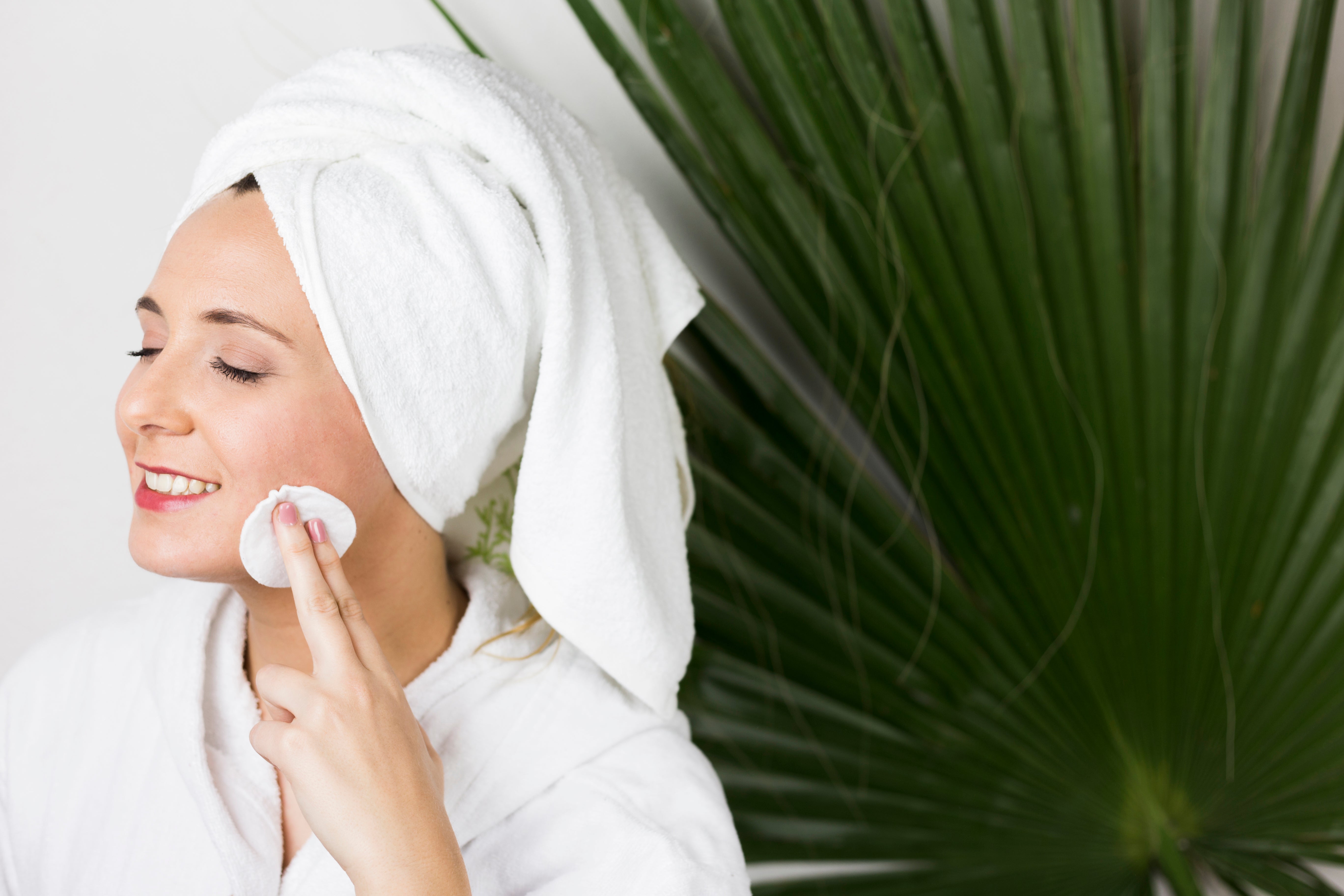 The Essential Guide to Gentle Cleansing: Protecting Your Barrier for Radiant Skin